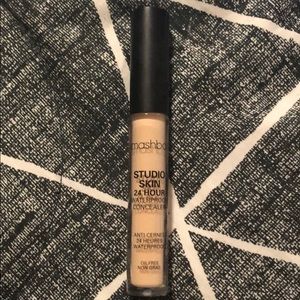 Smashbox Studio Skin waterproof concealer